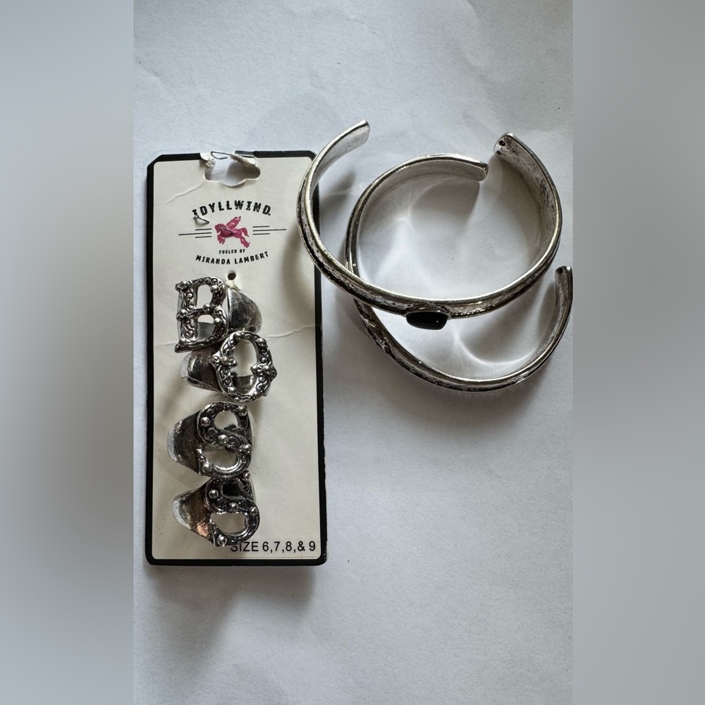 Idyllwind Silver Boss Ring Set - image 1